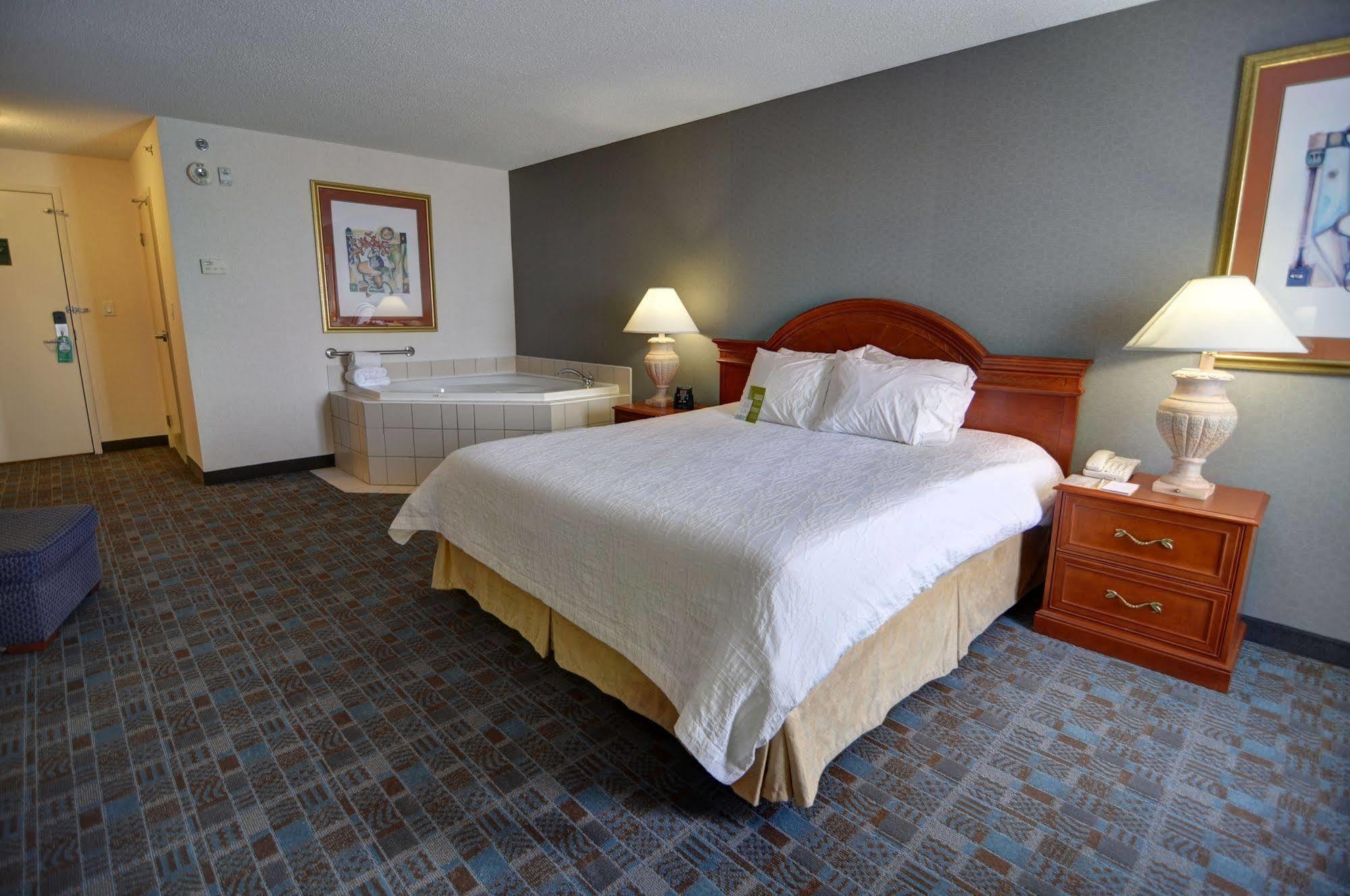Hilton Garden Inn Toronto-Oakville Exterior foto